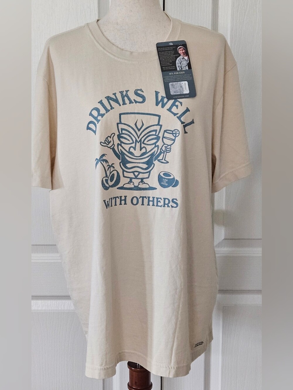 Life is Good Men’s XL Drinks Well With Others Tiki Tee NWT